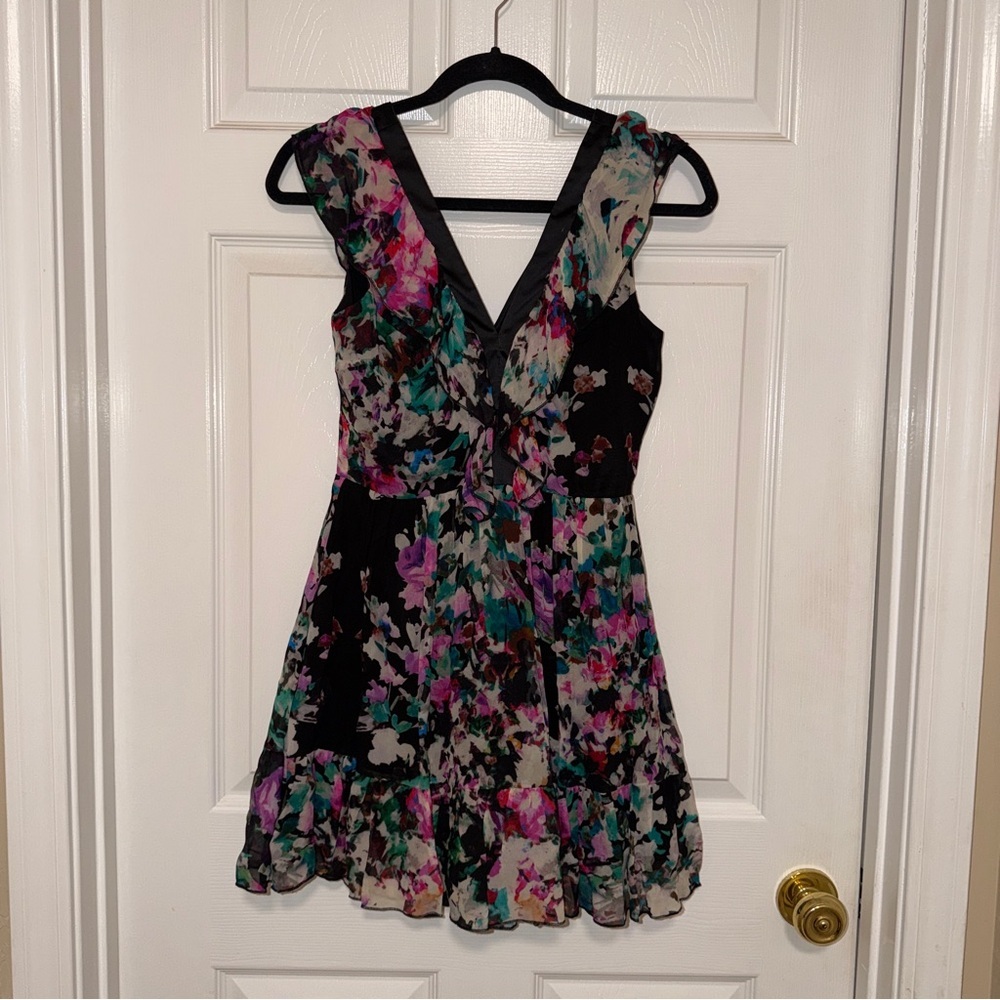 Karina Grimaldi Floral Ruffle Satin V Neckline Dress – XS